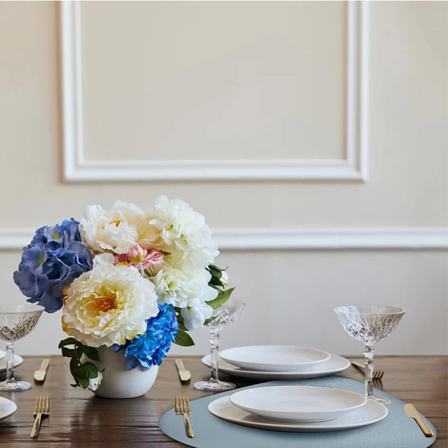 Herda Faux Leather Round Placemats Set of 4 Wipeable Washable Heat Resist Table Mats 24Hr Smart